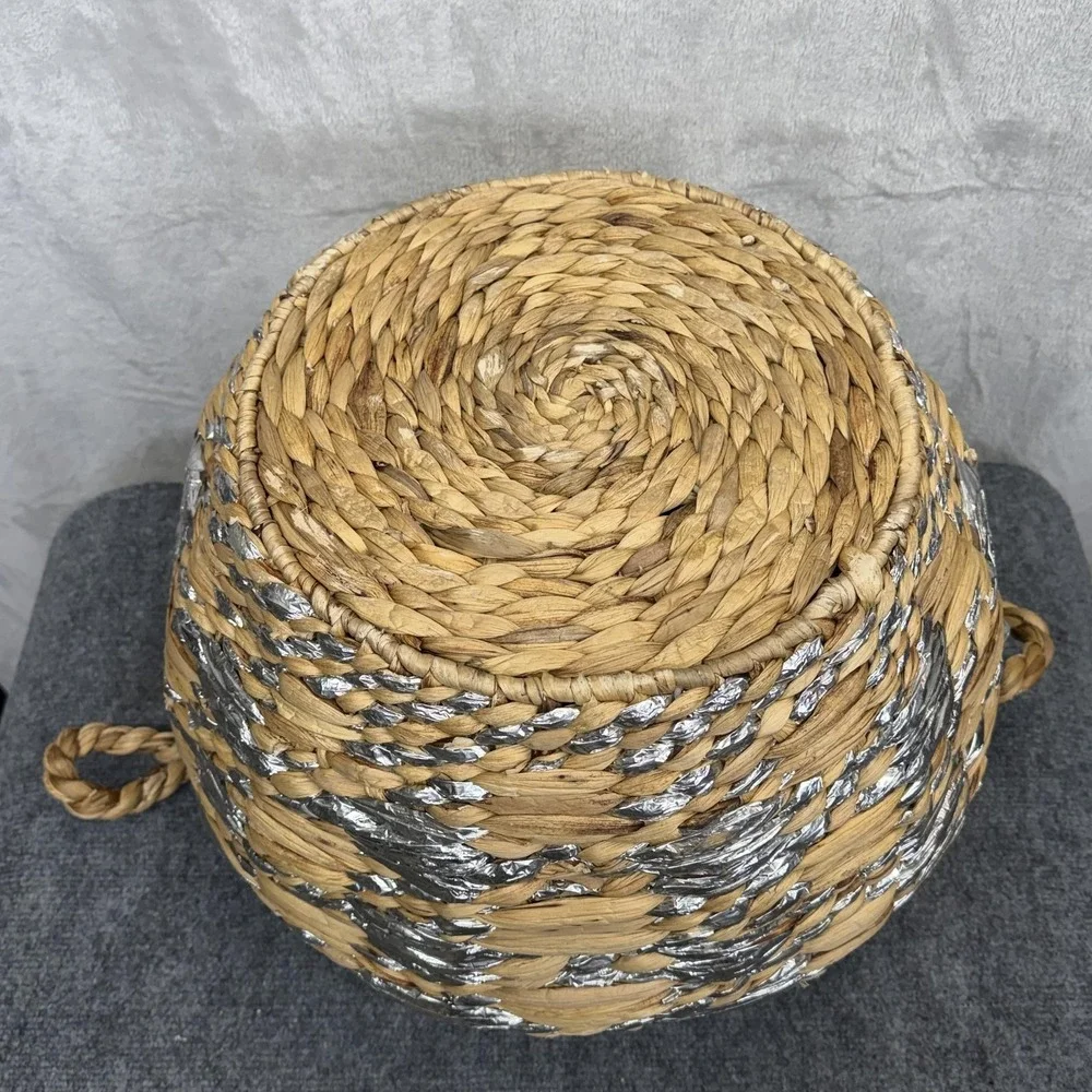 Source Unknown item large